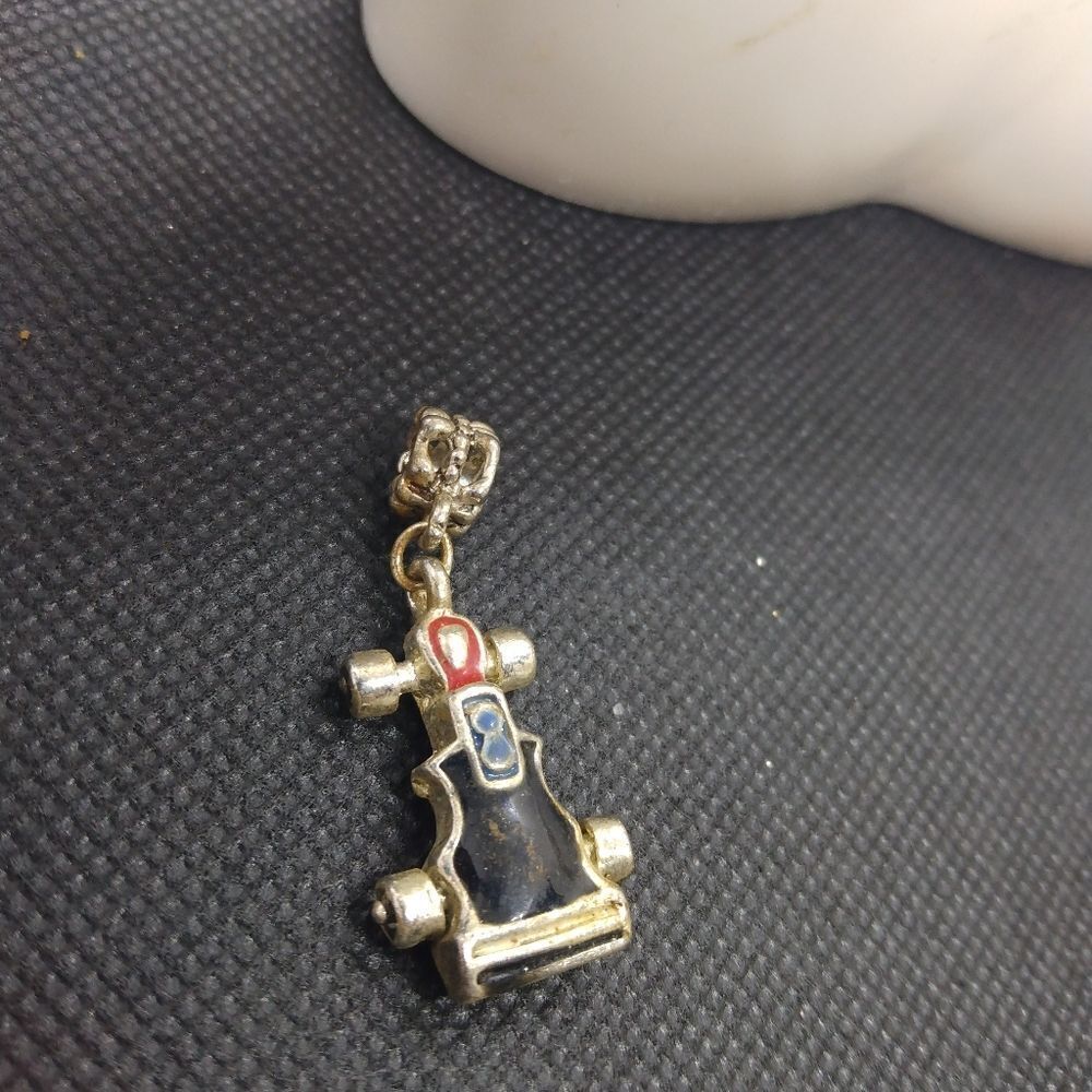1950s vintage gas station pump charm for bracelet or necklace - Picture 2 of 2
